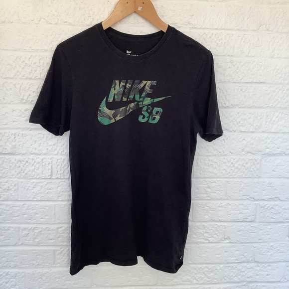 Nike SB Crew Neck T Shirt - Size M - Black & Camouflage Spellout - Size 19” - Picture 5 of 8